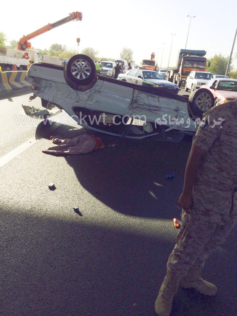 الحادث تسبب بعرقلة السير ودوريات المرور أزاحت المركبة وفضت الازدحام