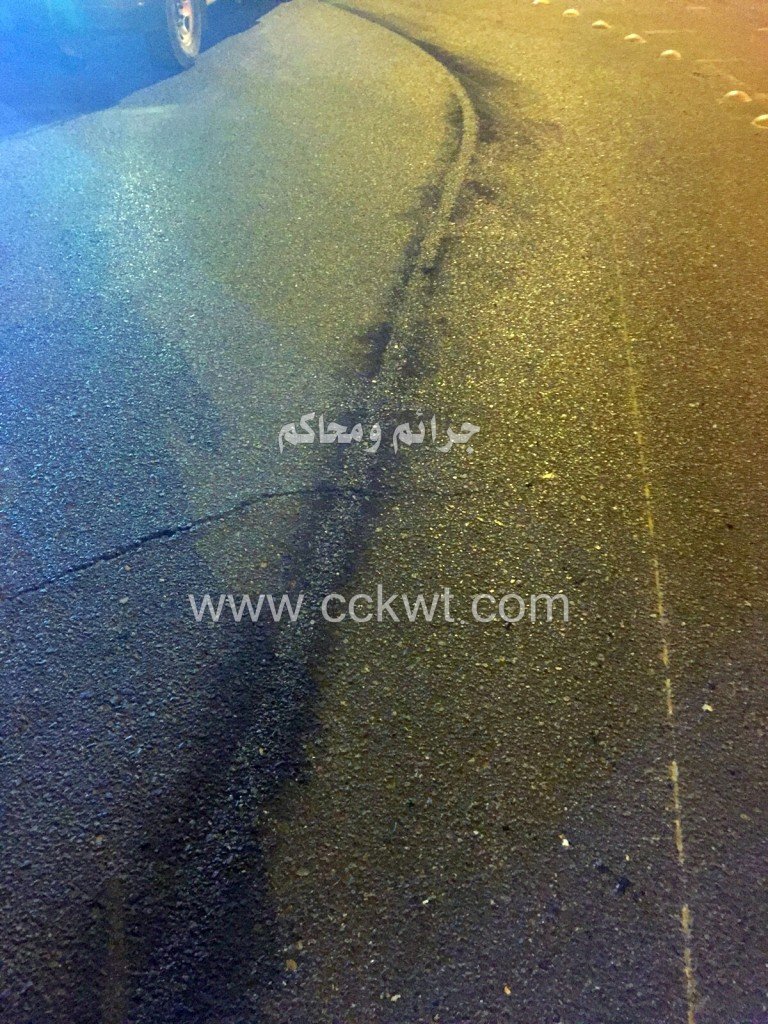 آثار الاستعراض بادية على الطريق