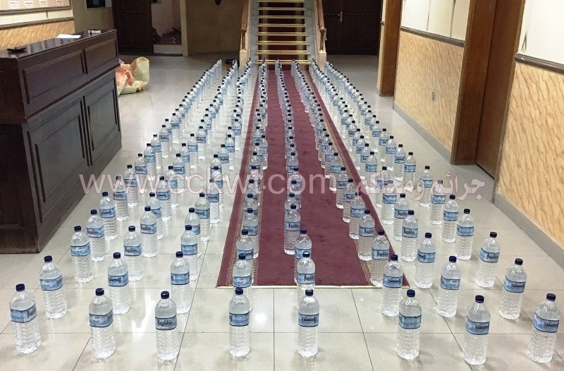 243 عبوة مملوءة بالخمر المحلي عثرت بحوزة المتهمين الأولين