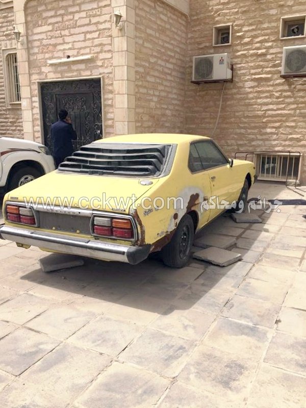 مركبة مركبة مستهترة أمام منزل صاحبها