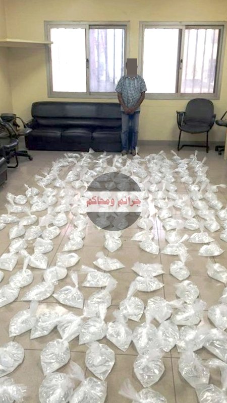 .. ومروج آخر بحوزته الكثير من أكياس الخمر