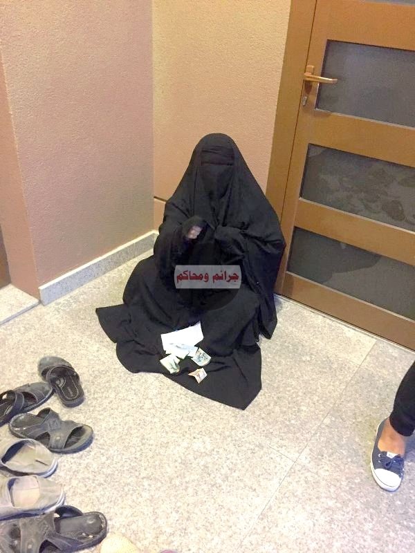 .. وخامسة أمام مسجد