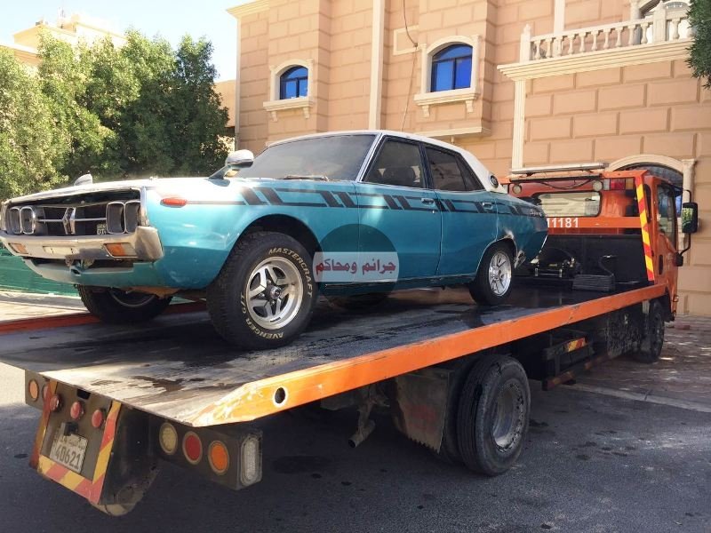 .. ومركبة أخرى