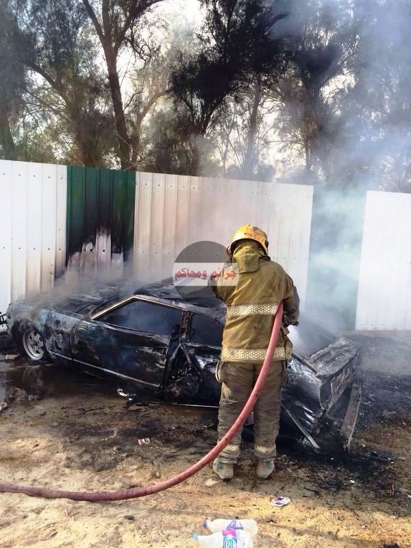 إخماد حريق المركبة الأولى