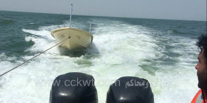 إنقاذ 3 مواطنين غرق قاربهم في عرض البحر