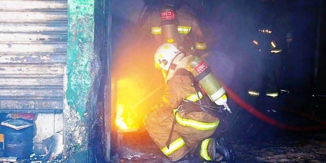 النيران تداهم كراج سيارات في «الشويخ الصناعية»