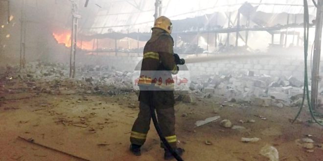 حريق هائل يداهم 3 مستودعات في «الشويخ الصناعية»