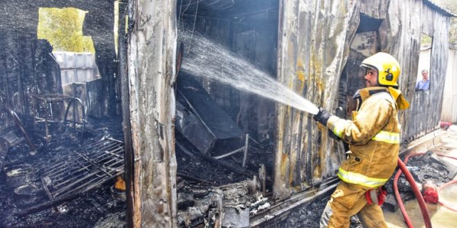 حريق يلتهم سكنا للعمال في «الشعيبة الصناعية»