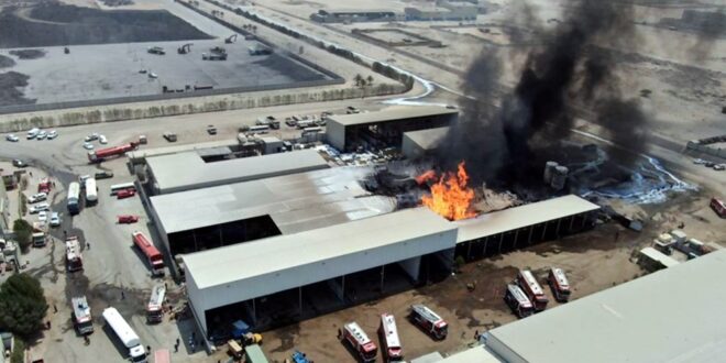 حريق يندلع بمصنع إسمنت وأصباغ في «الشعيبة الصناعية»