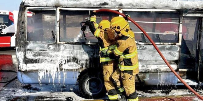 إخماد حريق باص نقل في «صباح الأحمد» بلا إصابات